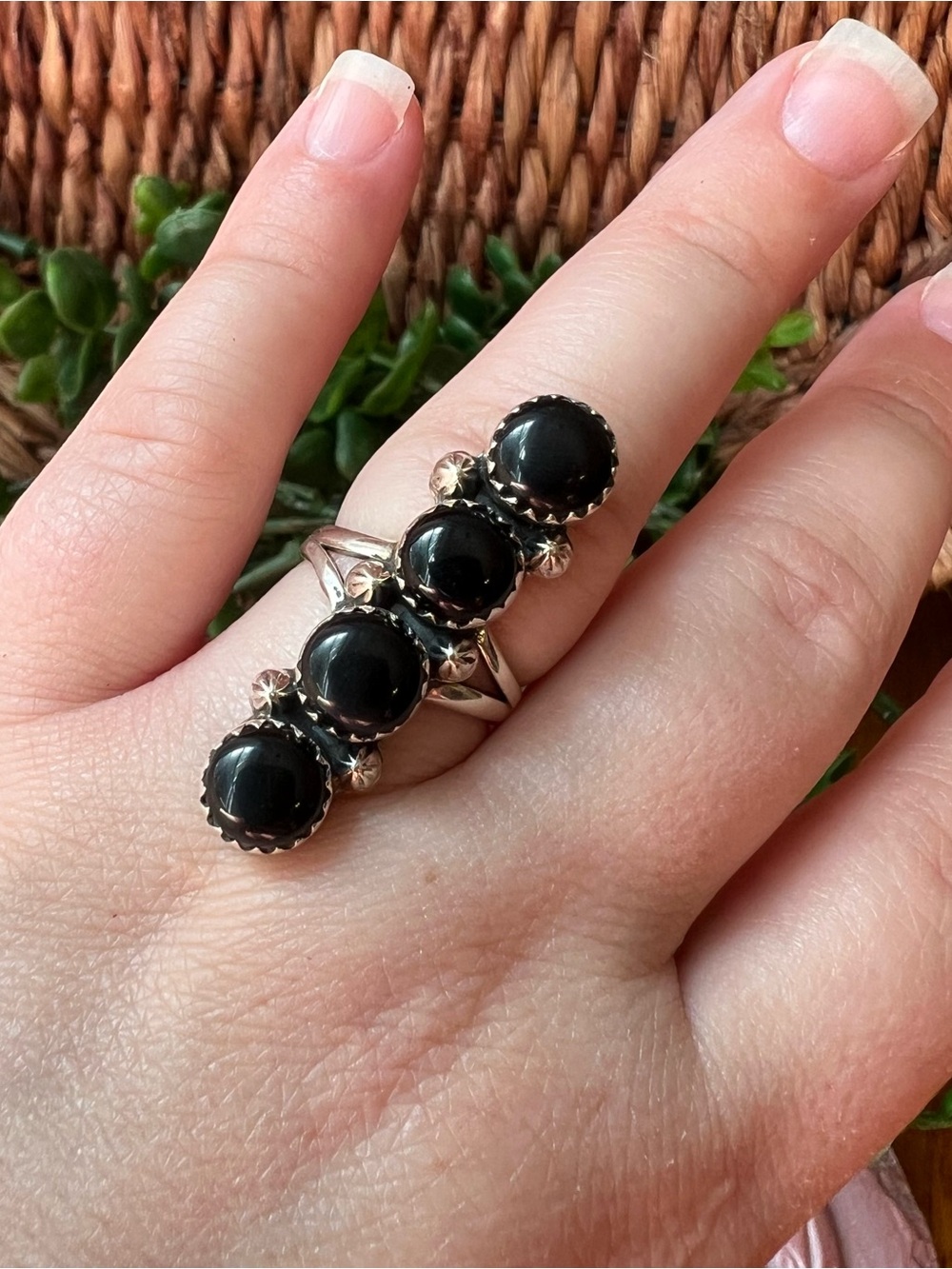 Sterling Silver Black Onyx Four-Stone Crawler Ring – Size 8.5